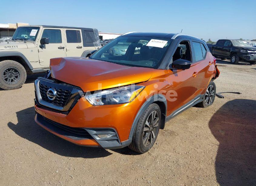 Photo 2 of 2019 Nissan Kicks SR (VIN 3N1CP5CU1KL567444)