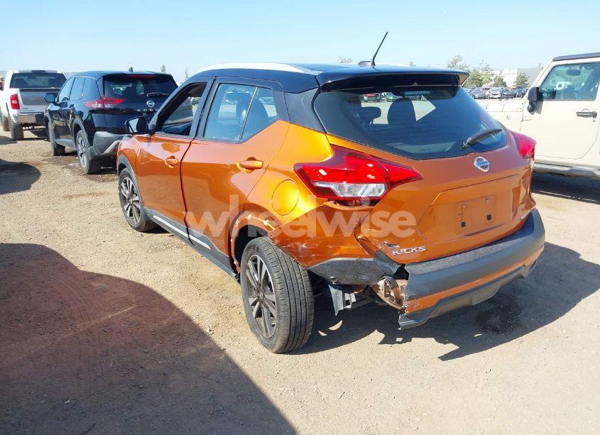Photo 3 of 2019 Nissan Kicks SR (VIN 3N1CP5CU1KL567444)
