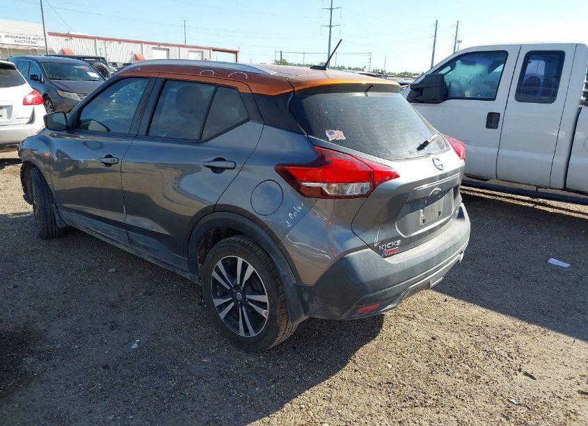Photo 3 of 2018 Nissan Kicks SV (VIN 3N1CP5CU2JL503735)