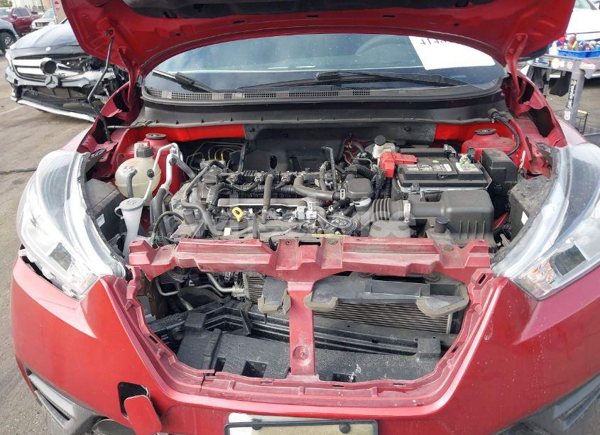 Photo 10 of 2018 Nissan Kicks SV (VIN 3N1CP5CU2JL527436)