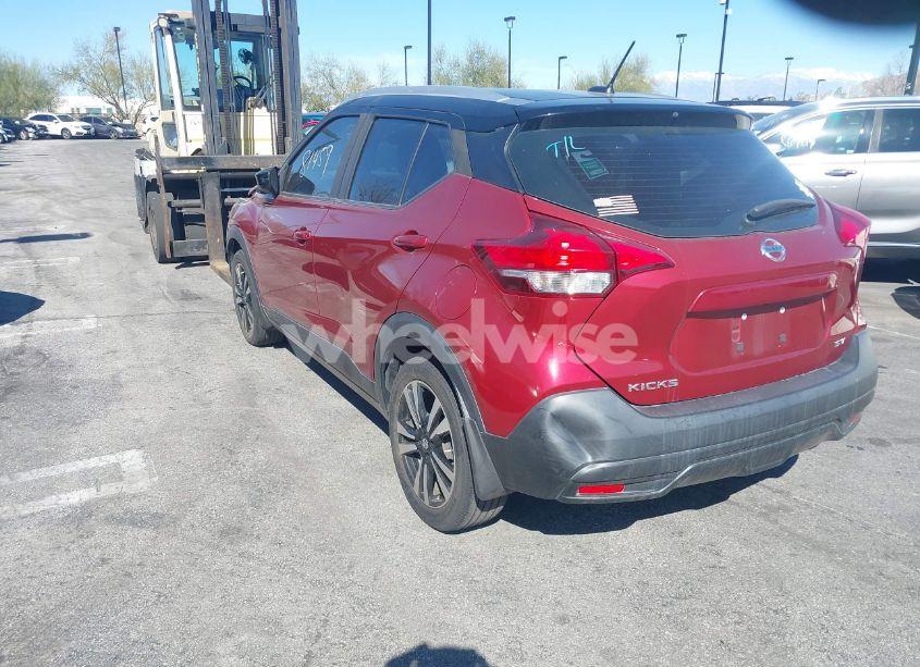 Photo 3 of 2018 Nissan Kicks SV (VIN 3N1CP5CU2JL527436)