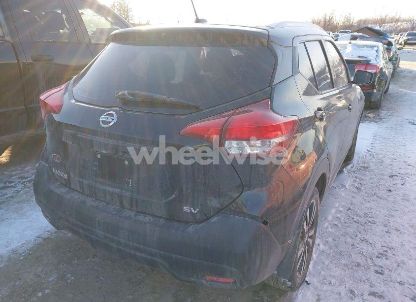 Photo 4 of 2018 Nissan Kicks SV (VIN 3N1CP5CU2JL542647)