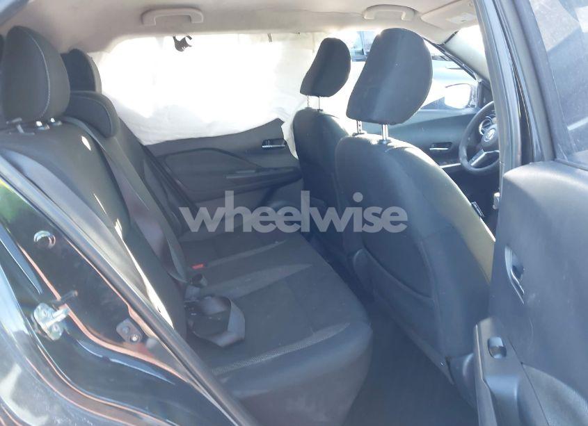 Photo 8 of 2018 Nissan Kicks SV (VIN 3N1CP5CU2JL542647)