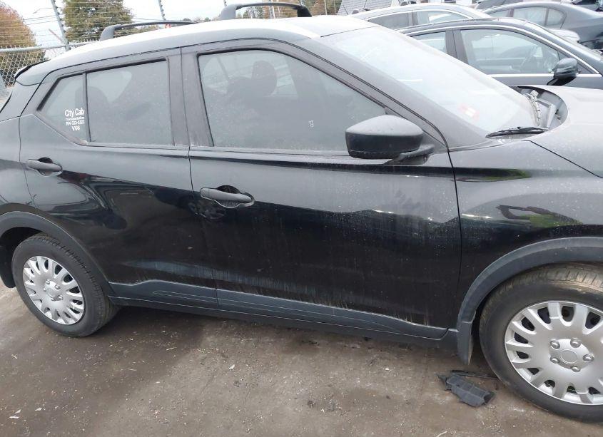 Photo 13 of 2019 Nissan Kicks S (VIN 3N1CP5CU2KL501310)