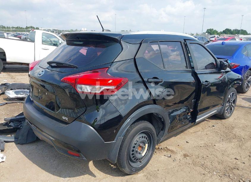 Photo 4 of 2019 Nissan Kicks SR (VIN 3N1CP5CU2KL528359)