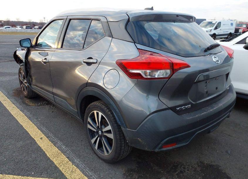 Photo 3 of 2019 Nissan Kicks SV (VIN 3N1CP5CU2KL546909)