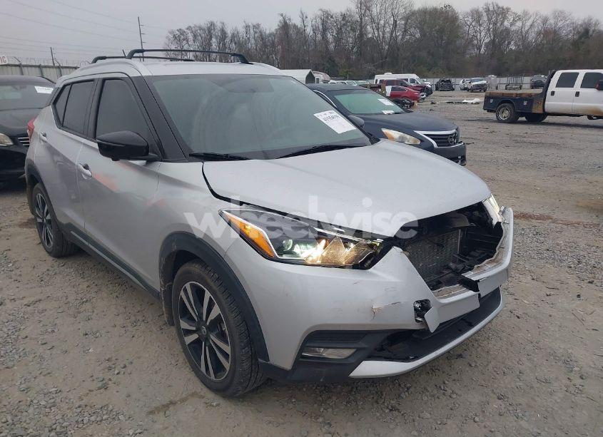 Photo 6 of 2019 Nissan Kicks SR (VIN 3N1CP5CU2KL562351)