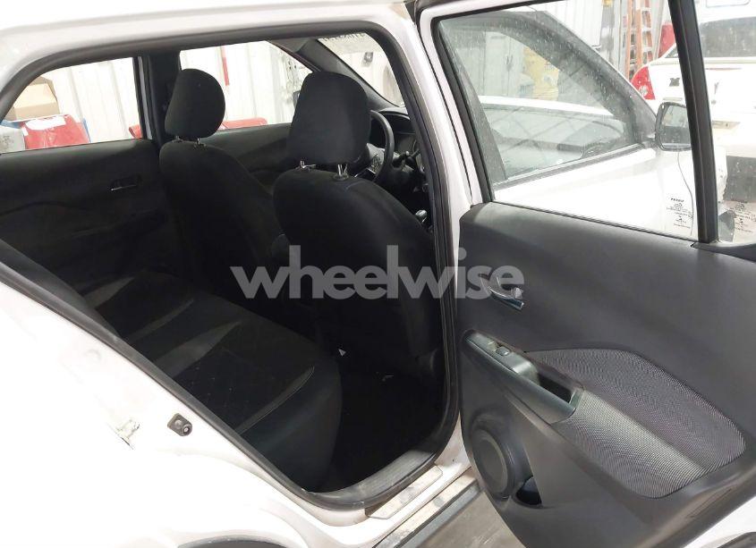 Photo 8 of 2019 Nissan Kicks SV (VIN 3N1CP5CU2KL564004)