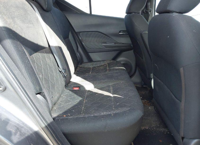 Photo 8 of 2018 Nissan Kicks SV (VIN 3N1CP5CU3JL505705)