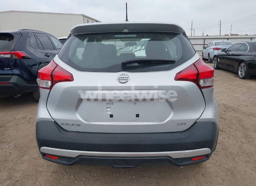 Photo 17 of 2018 Nissan Kicks SR (VIN 3N1CP5CU3JL513965)