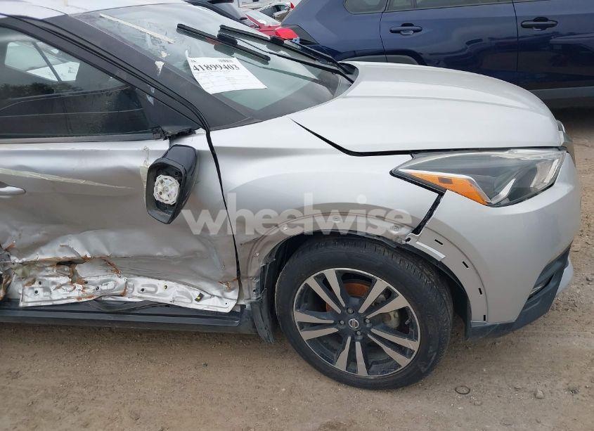 Photo 18 of 2018 Nissan Kicks SR (VIN 3N1CP5CU3JL513965)