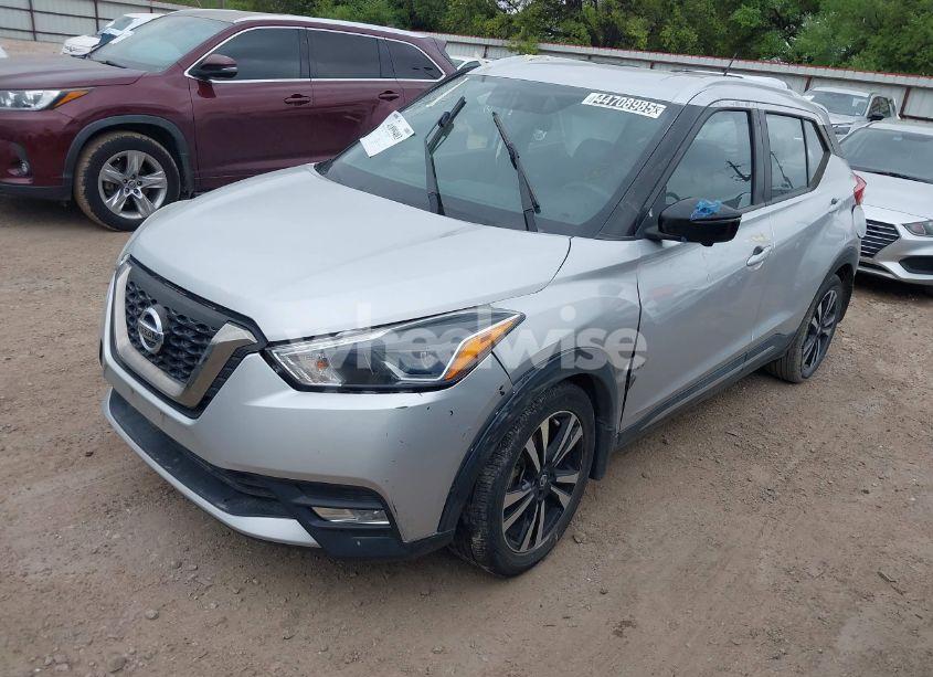 Photo 2 of 2018 Nissan Kicks SR (VIN 3N1CP5CU3JL513965)
