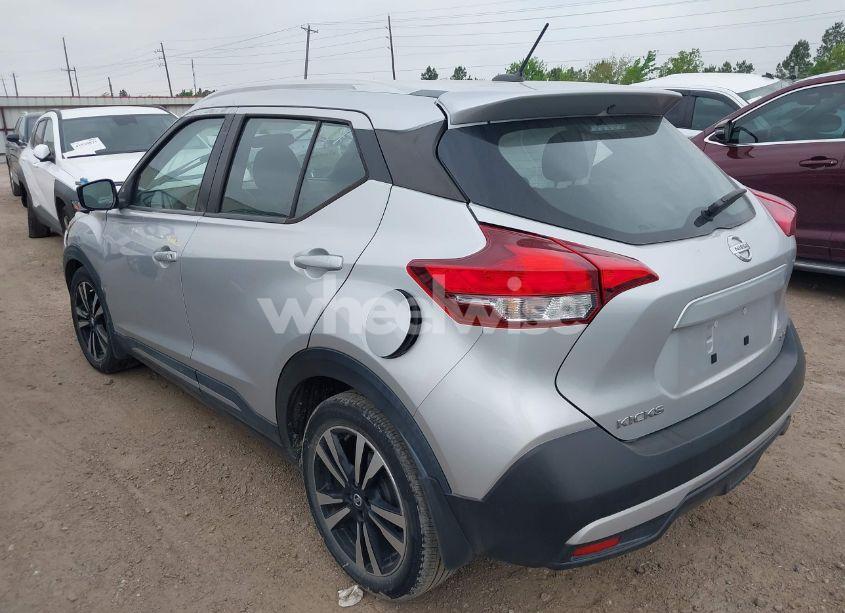 Photo 3 of 2018 Nissan Kicks SR (VIN 3N1CP5CU3JL513965)