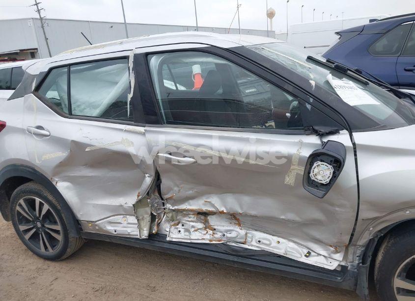 Photo 6 of 2018 Nissan Kicks SR (VIN 3N1CP5CU3JL513965)