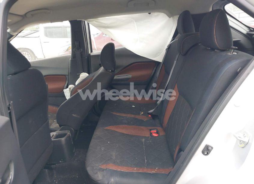 Photo 8 of 2018 Nissan Kicks SR (VIN 3N1CP5CU3JL513965)