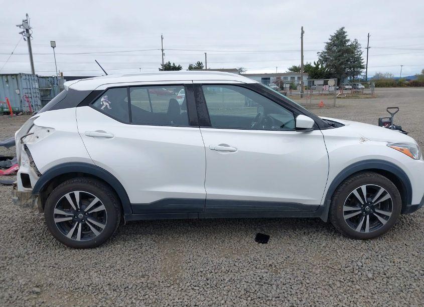 Photo 14 of 2018 Nissan Kicks SV (VIN 3N1CP5CU3JL517580)