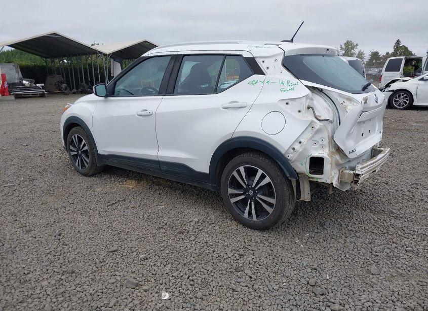 Photo 3 of 2018 Nissan Kicks SV (VIN 3N1CP5CU3JL517580)