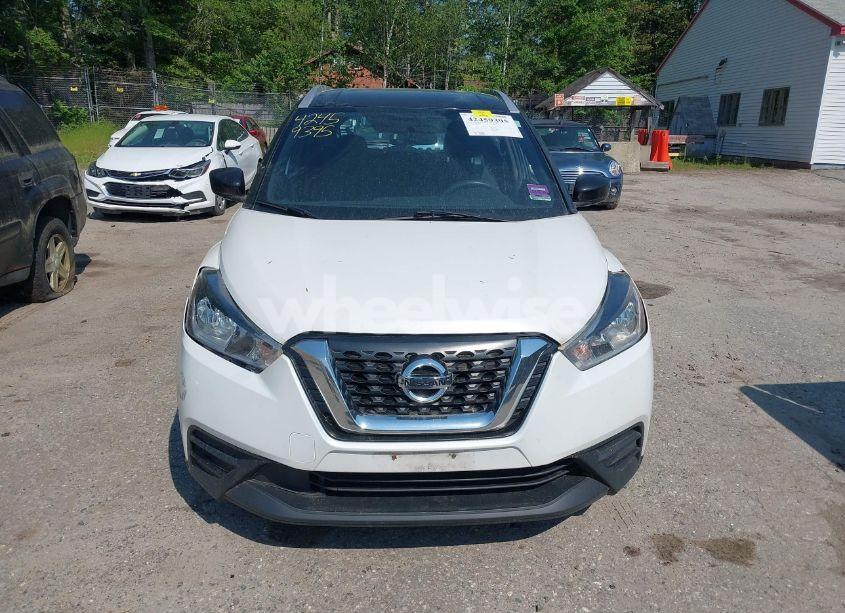 Photo 12 of 2018 Nissan Kicks SV (VIN 3N1CP5CU3JL519149)