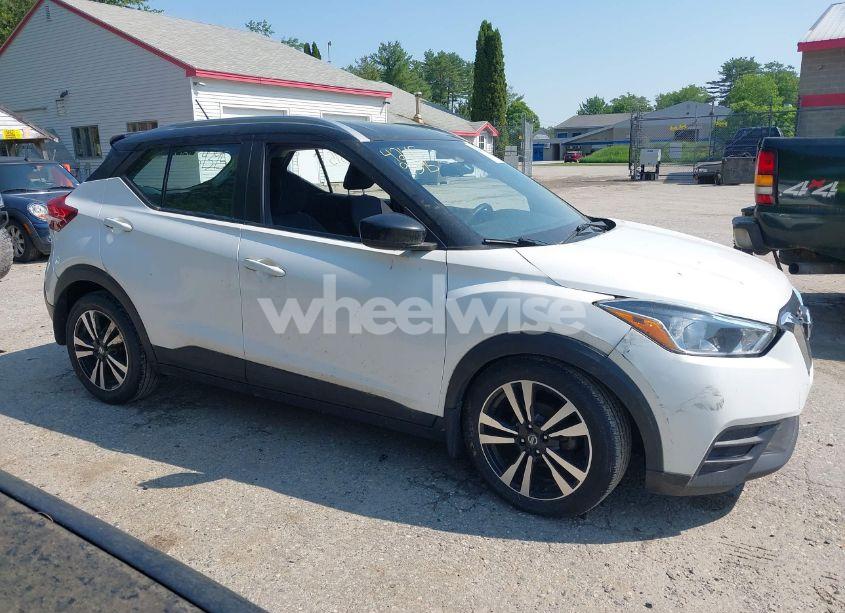 Photo 13 of 2018 Nissan Kicks SV (VIN 3N1CP5CU3JL519149)