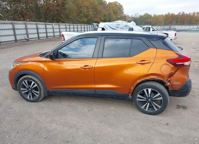 Photo 14 of 2018 Nissan Kicks SV (VIN 3N1CP5CU3JL537280)