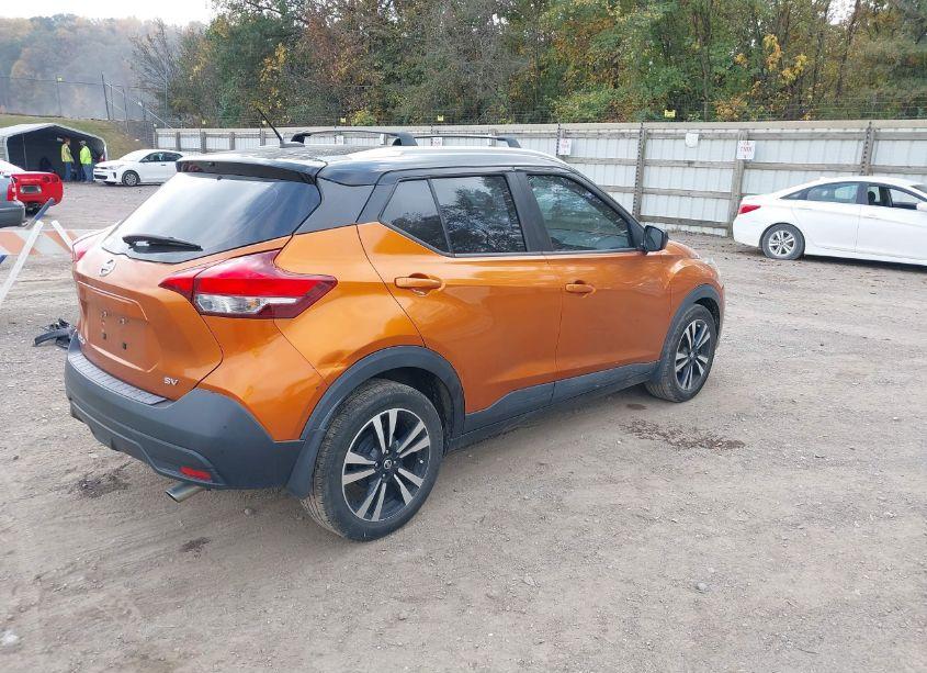 Photo 4 of 2018 Nissan Kicks SV (VIN 3N1CP5CU3JL537280)