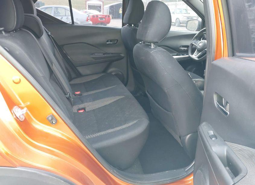 Photo 8 of 2018 Nissan Kicks SV (VIN 3N1CP5CU3JL537280)