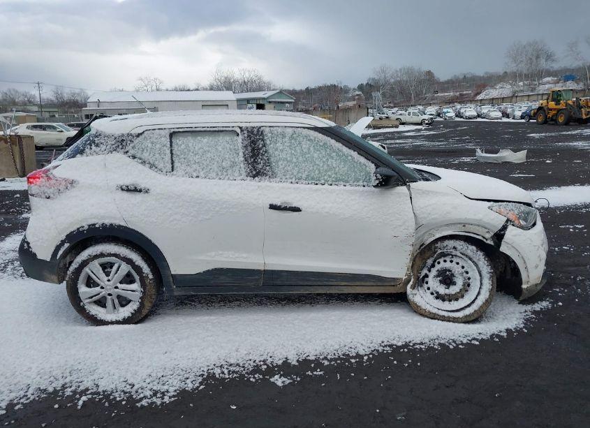 Photo 13 of 2019 Nissan Kicks S (VIN 3N1CP5CU3KL499891)
