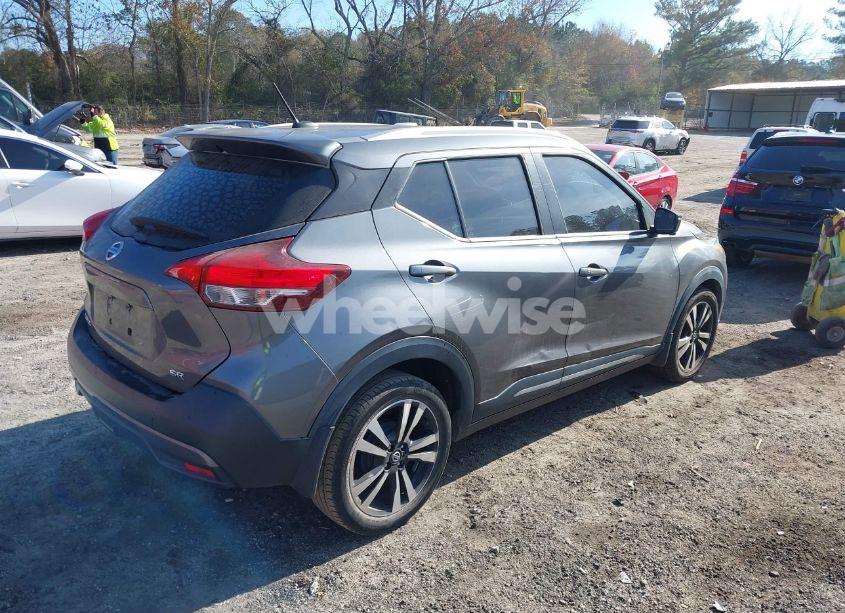 Photo 4 of 2019 Nissan Kicks SR (VIN 3N1CP5CU3KL507925)