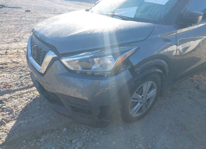 Photo 6 of 2019 Nissan Kicks S (VIN 3N1CP5CU3KL534106)