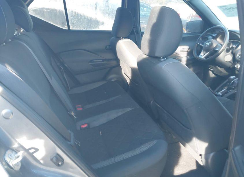 Photo 8 of 2019 Nissan Kicks S (VIN 3N1CP5CU3KL534106)