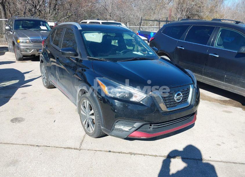 2019 Nissan Kicks SR (VIN 3N1CP5CU3KL535479) main photo
