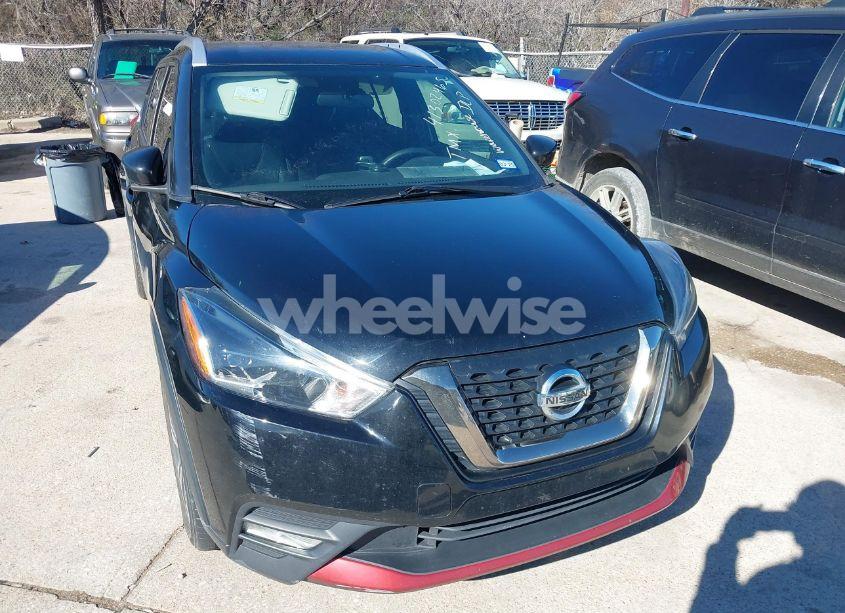Photo 6 of 2019 Nissan Kicks SR (VIN 3N1CP5CU3KL535479)