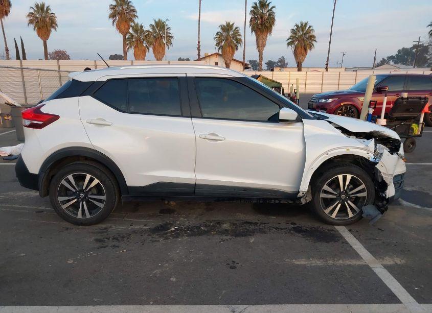 Photo 14 of 2019 Nissan Kicks SV (VIN 3N1CP5CU3KL535935)
