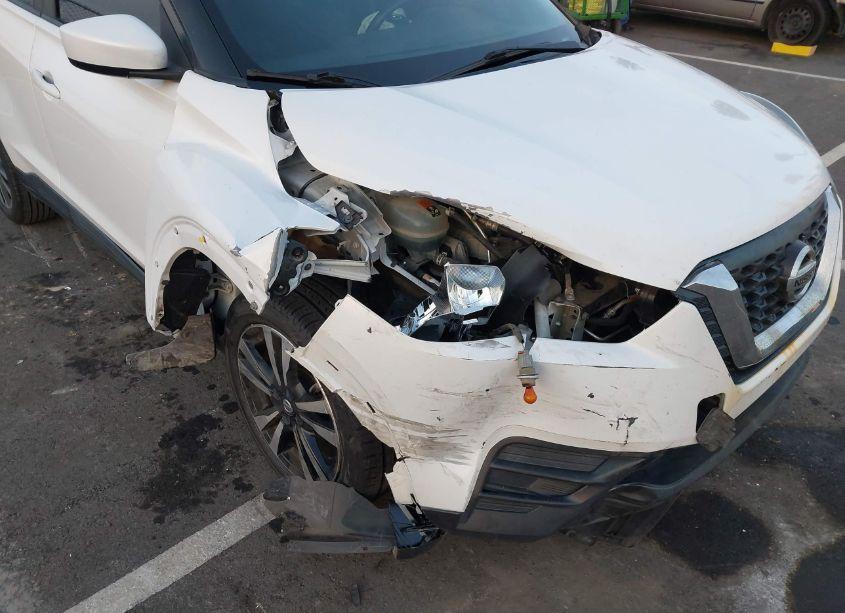 Photo 6 of 2019 Nissan Kicks SV (VIN 3N1CP5CU3KL535935)