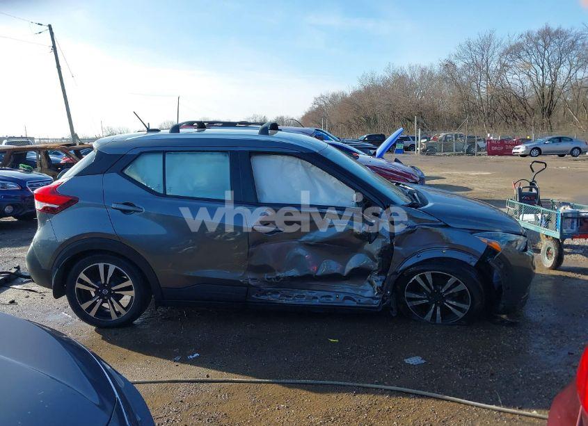 Photo 13 of 2019 Nissan Kicks SV (VIN 3N1CP5CU3KL549480)