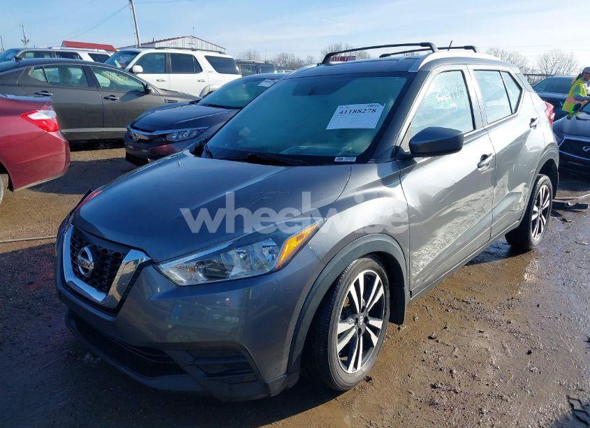 Photo 2 of 2019 Nissan Kicks SV (VIN 3N1CP5CU3KL549480)