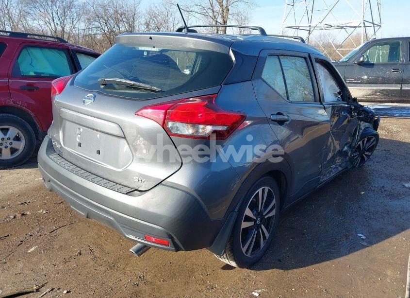 Photo 4 of 2019 Nissan Kicks SV (VIN 3N1CP5CU3KL549480)