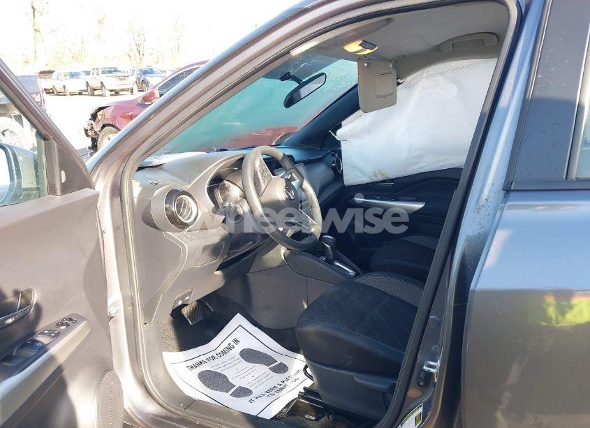 Photo 5 of 2019 Nissan Kicks SV (VIN 3N1CP5CU3KL549480)