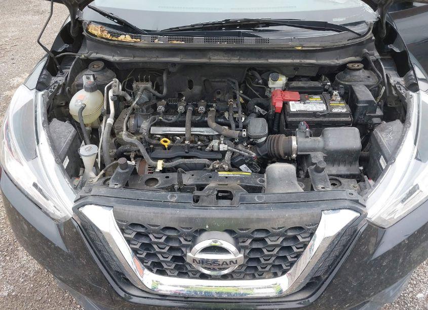 Photo 10 of 2019 Nissan Kicks SV (VIN 3N1CP5CU3KL551732)