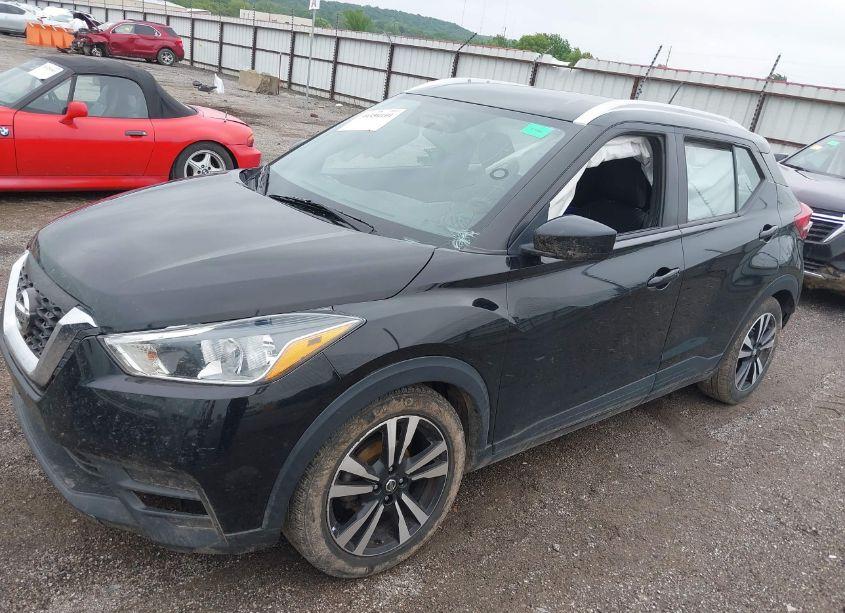 Photo 6 of 2019 Nissan Kicks SV (VIN 3N1CP5CU3KL551732)