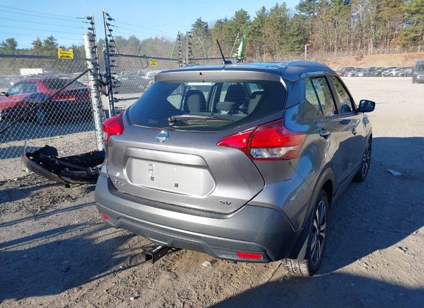 Photo 17 of 2018 Nissan Kicks SV (VIN 3N1CP5CU4JL501064)