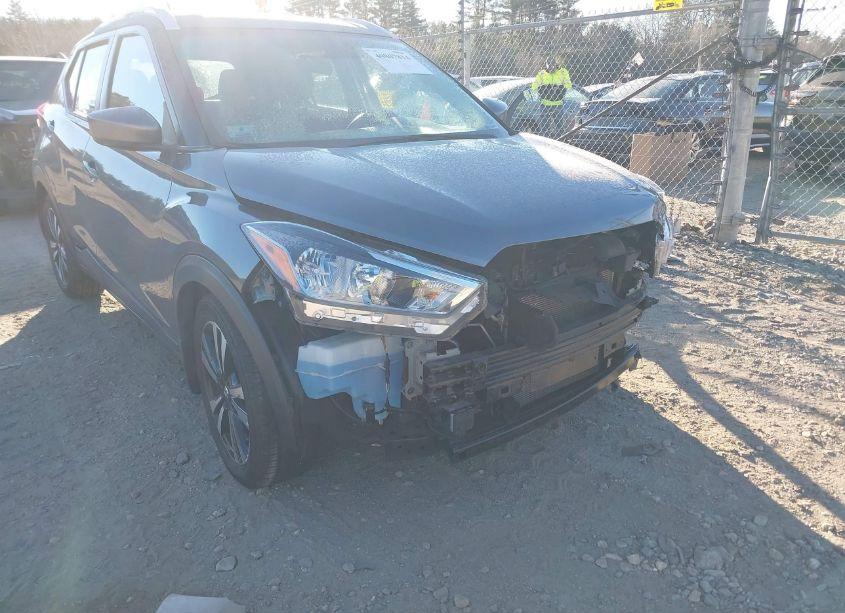 Photo 6 of 2018 Nissan Kicks SV (VIN 3N1CP5CU4JL501064)