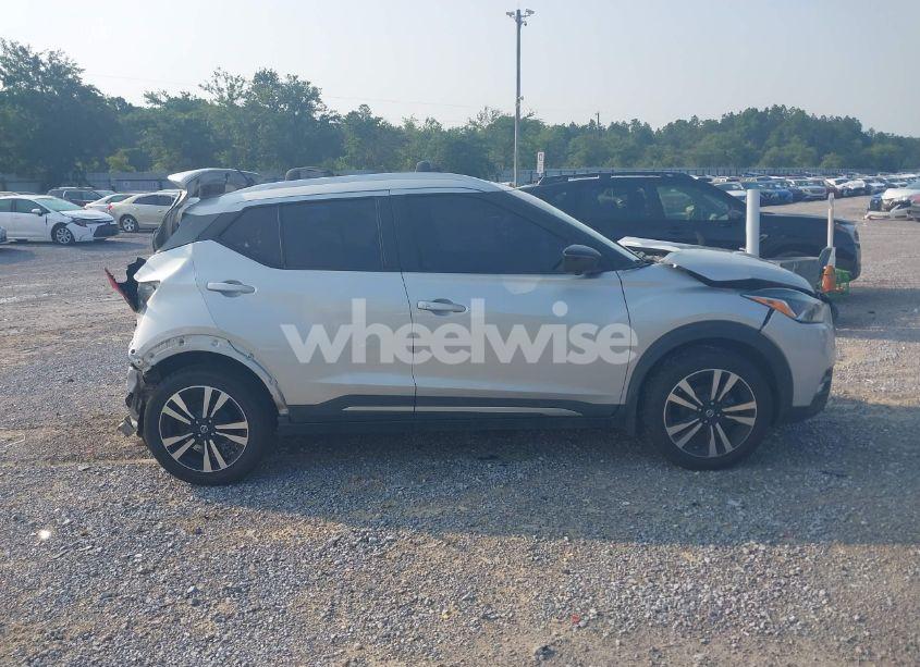 Photo 14 of 2019 Nissan Kicks SR (VIN 3N1CP5CU4KL496112)