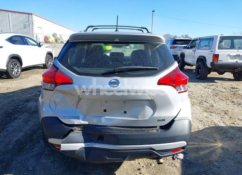 Photo 17 of 2019 Nissan Kicks SR (VIN 3N1CP5CU4KL512776)