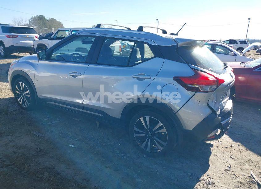 Photo 3 of 2019 Nissan Kicks SR (VIN 3N1CP5CU4KL512776)