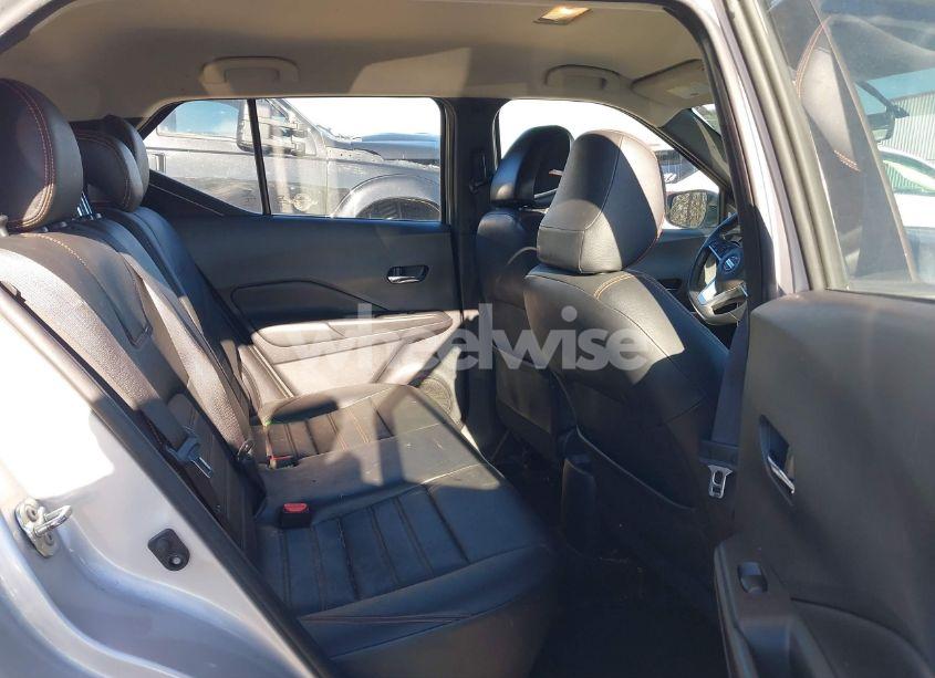 Photo 8 of 2019 Nissan Kicks SR (VIN 3N1CP5CU4KL512776)