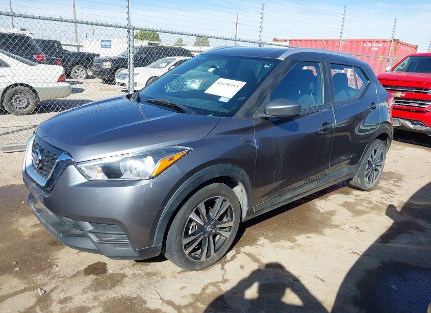 Photo 2 of 2019 Nissan Kicks SV (VIN 3N1CP5CU4KL539699)