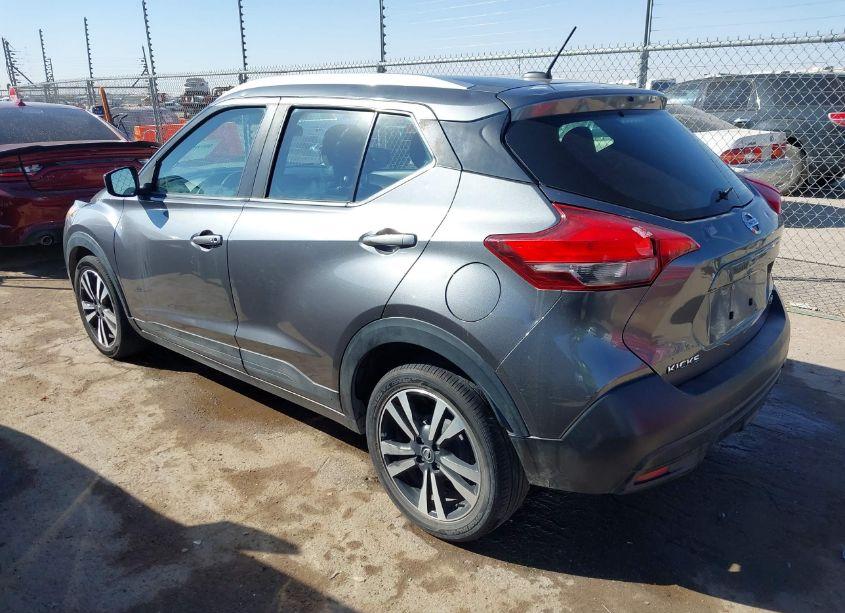 Photo 3 of 2019 Nissan Kicks SV (VIN 3N1CP5CU4KL539699)