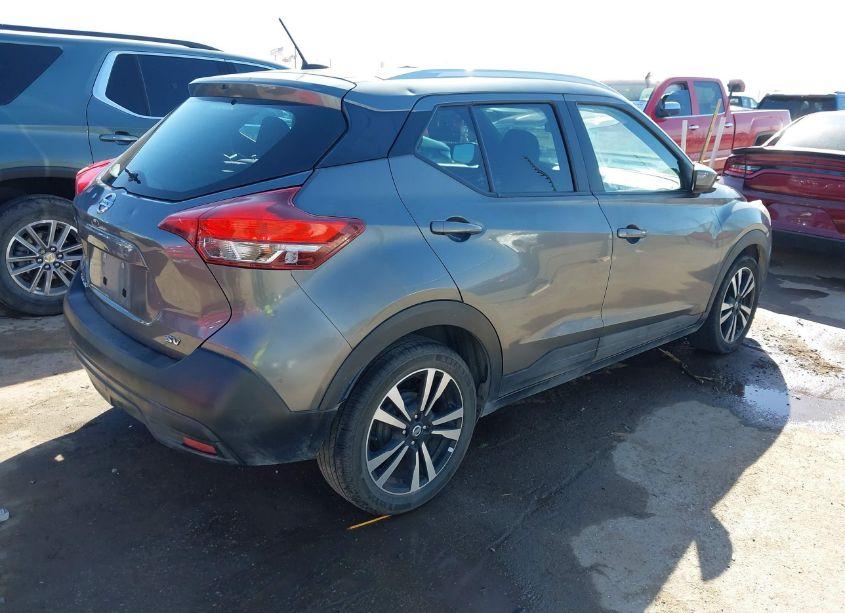 Photo 4 of 2019 Nissan Kicks SV (VIN 3N1CP5CU4KL539699)