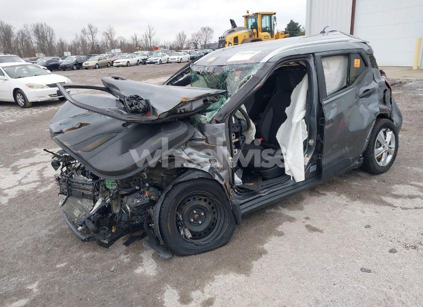 Photo 2 of 2019 Nissan Kicks S (VIN 3N1CP5CU4KL546054)